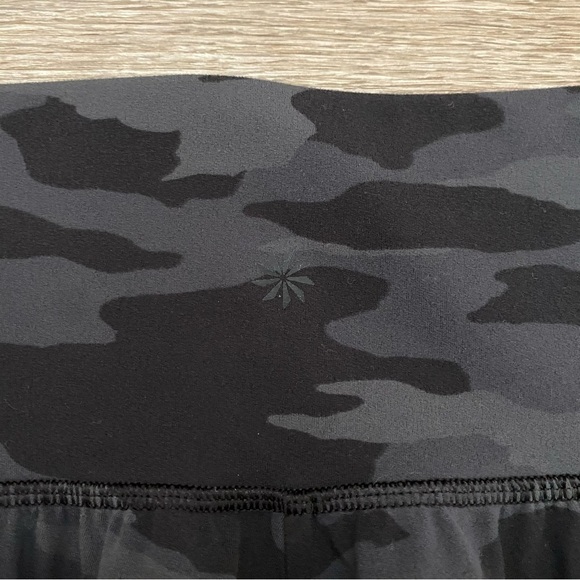 Athleta Salutation Camo Jogger Small - Picture 7 of 11